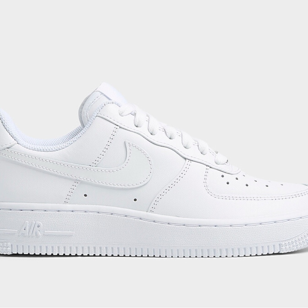 Size 8.5 - Nike Air Force 1 Low '07 White